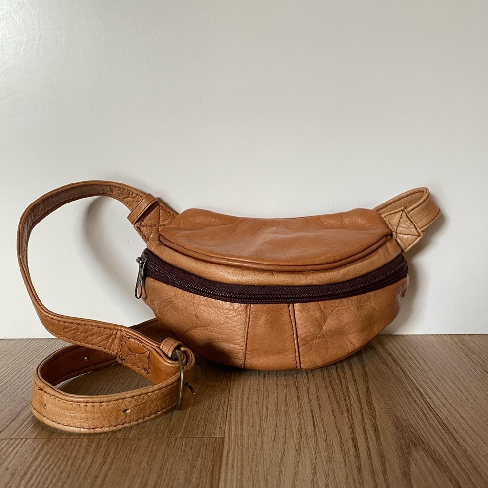 Brooks Brothers vintage brown leather crossbody Fanny pack bag